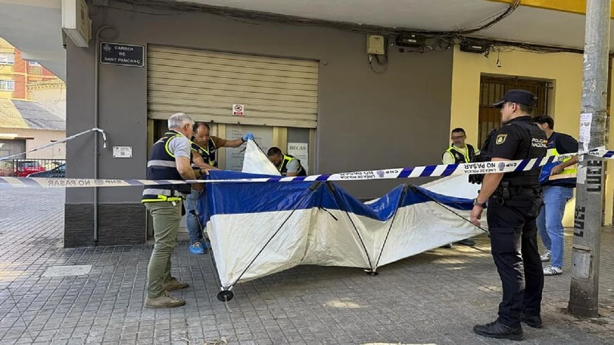 Joven se entrega a la policía tras confesar el asesinato de un logopeda en España