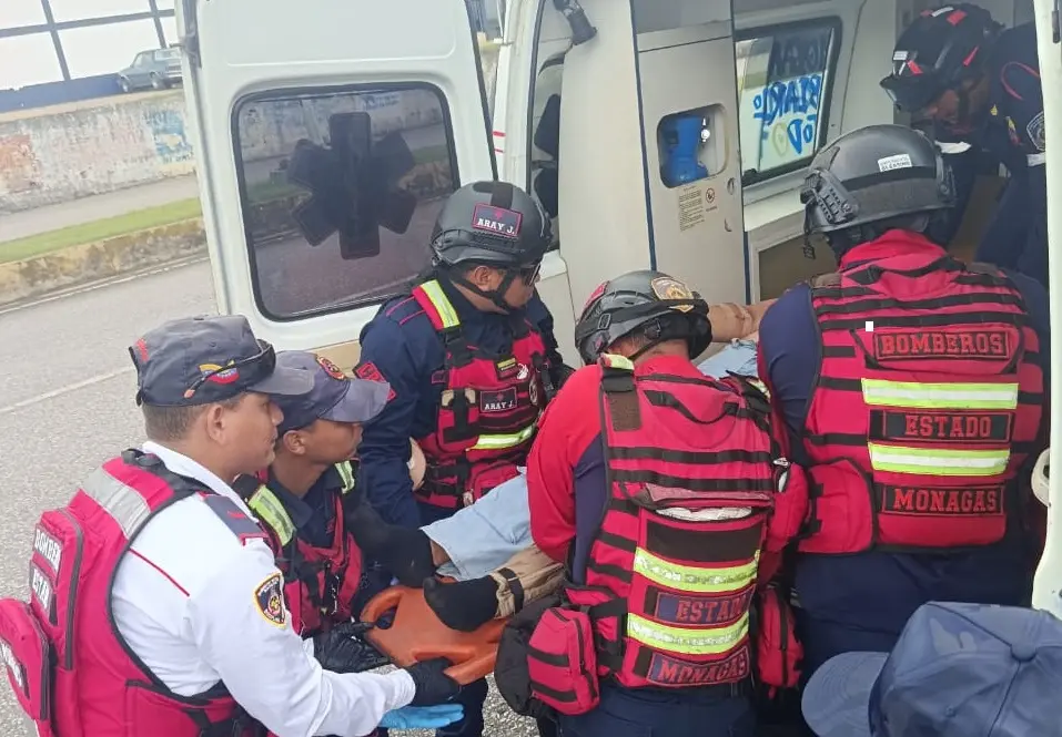 Motorizada resultó lesionada tras colisión en la avenida Bella Vista de Maturín